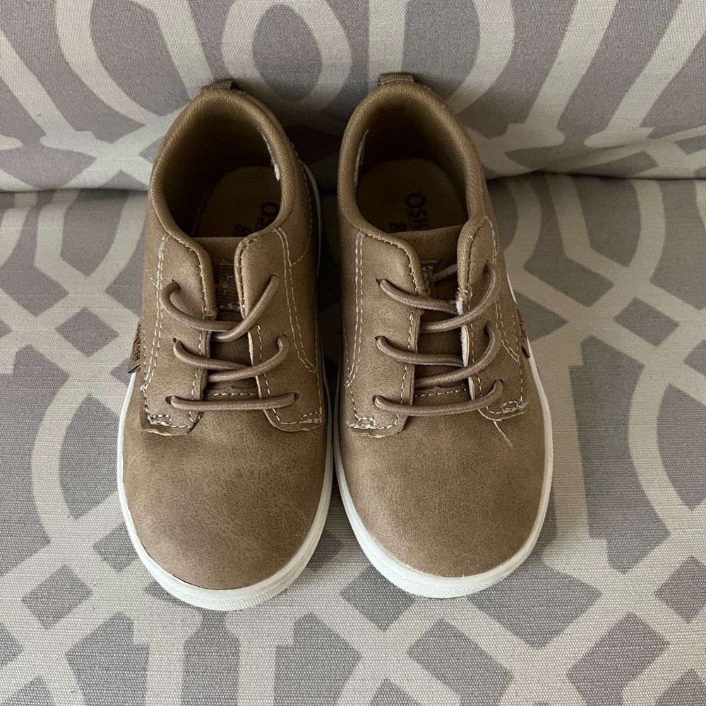 OshKosh Tan Slip on Dress Sneakers 8C